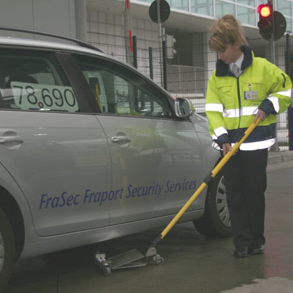 EFIS® 4 Vehicle inspection mirror with wheels Apple Scientific